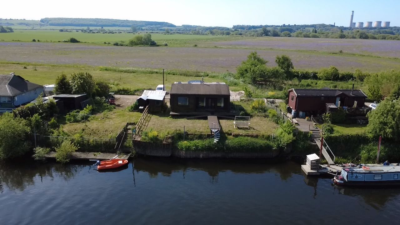 Prickle Pin Lodge, Trent Side, Barton-in-Fabis, Nottingham, NG11 0BL