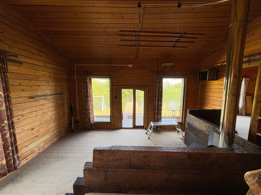 Prickle Pin Lodge, Trent Side, Barton-in-Fabis, Nottingham, NG11 0BL