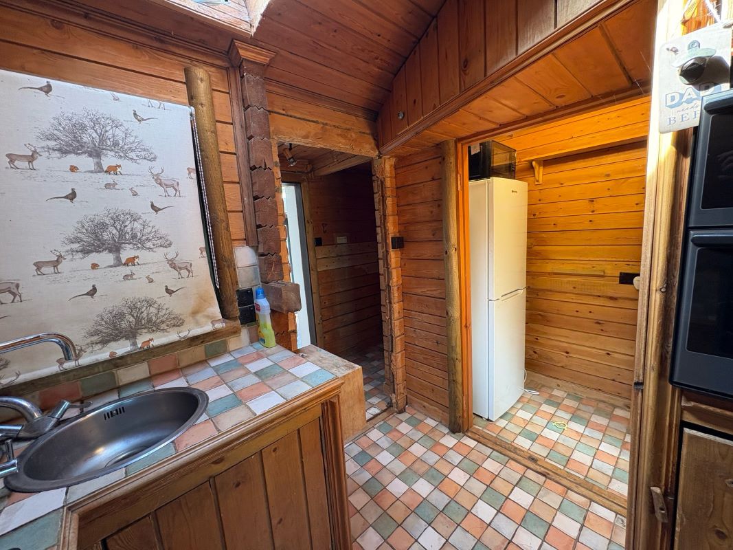 Prickle Pin Lodge, Trent Side, Barton-in-Fabis, Nottingham, NG11 0BL