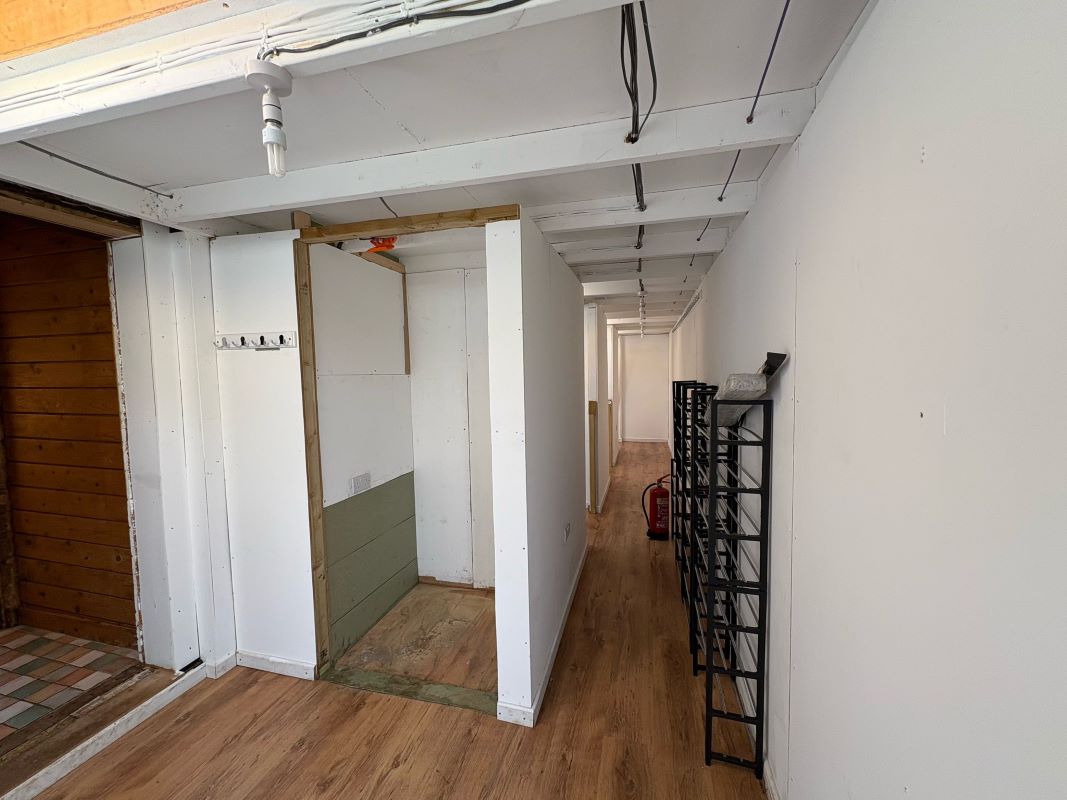 Prickle Pin Lodge, Trent Side, Barton-in-Fabis, Nottingham, NG11 0BL