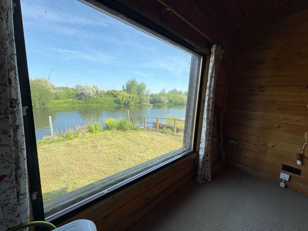 Prickle Pin Lodge, Trent Side, Barton-in-Fabis, Nottingham, NG11 0BL