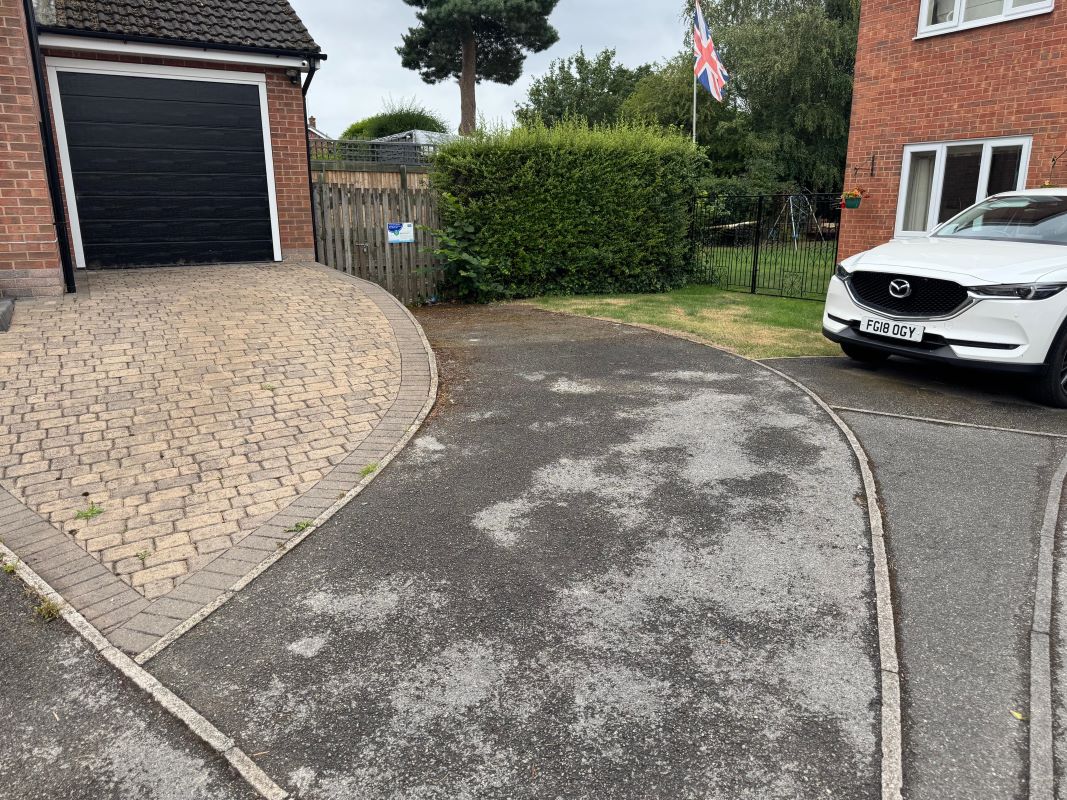 Land between Houses 7 & 8, Pine Close, Rainworth, Mansfield, Nottinghamshire, NG21 0DN