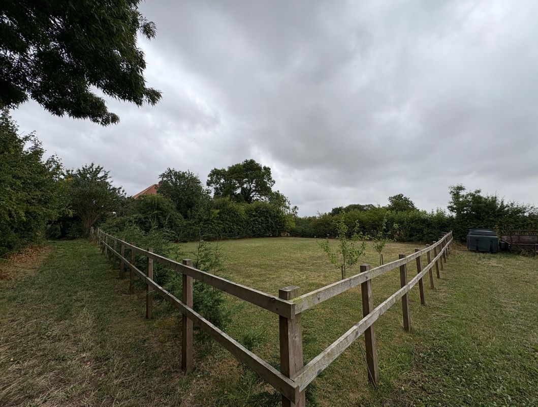 Paddock land off Main Street, Weston, Newark, Nottinghamshire, NG23 6ST