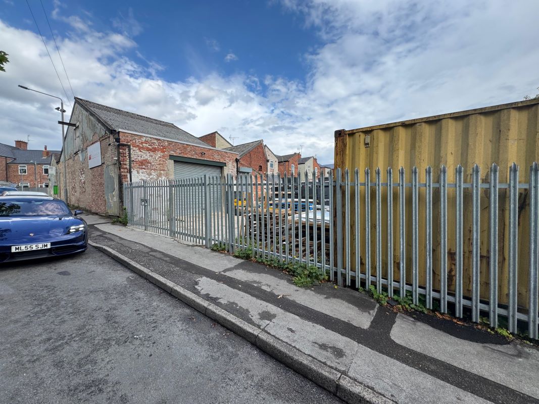 Workshop and Land, Southwell Lane, Kirkby-in-Ashfield, Nottinghamshire, NG17 8EY