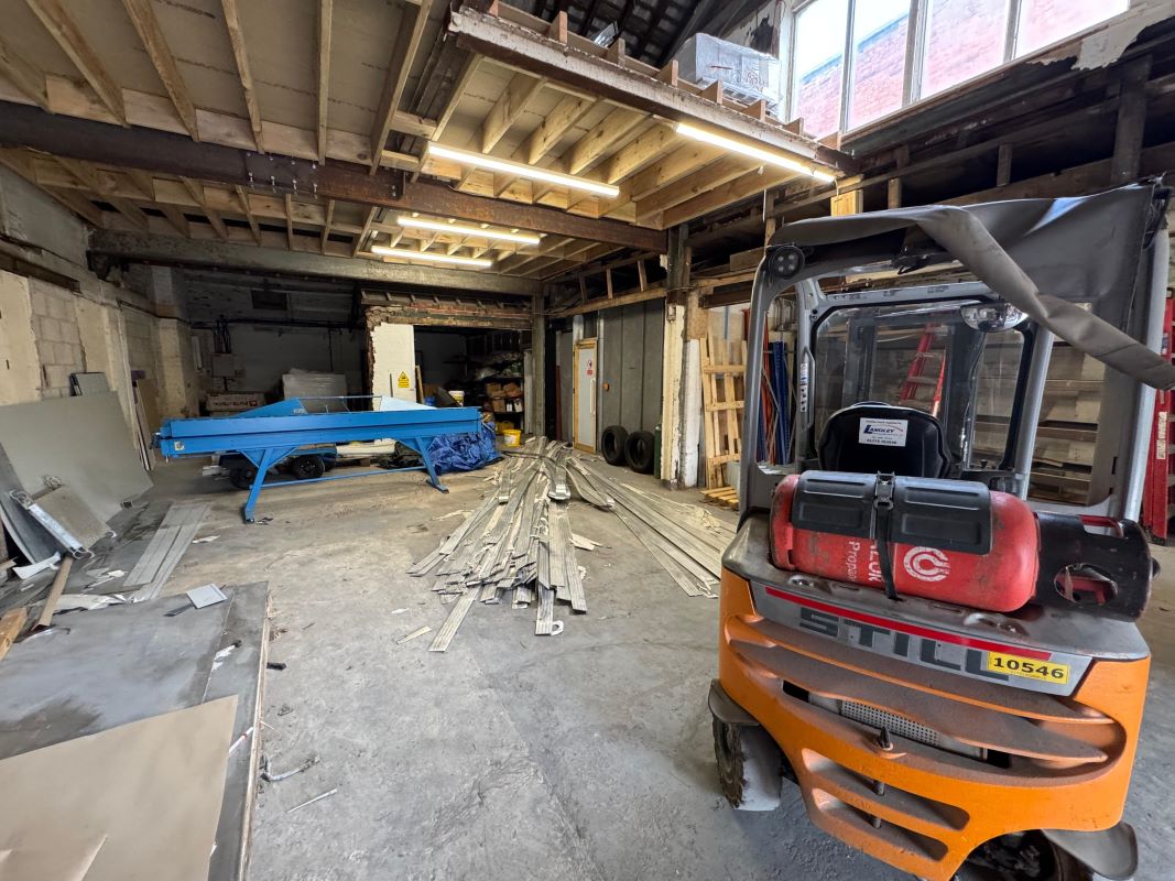 Workshop and Land, Southwell Lane, Kirkby-in-Ashfield, Nottinghamshire, NG17 8EY