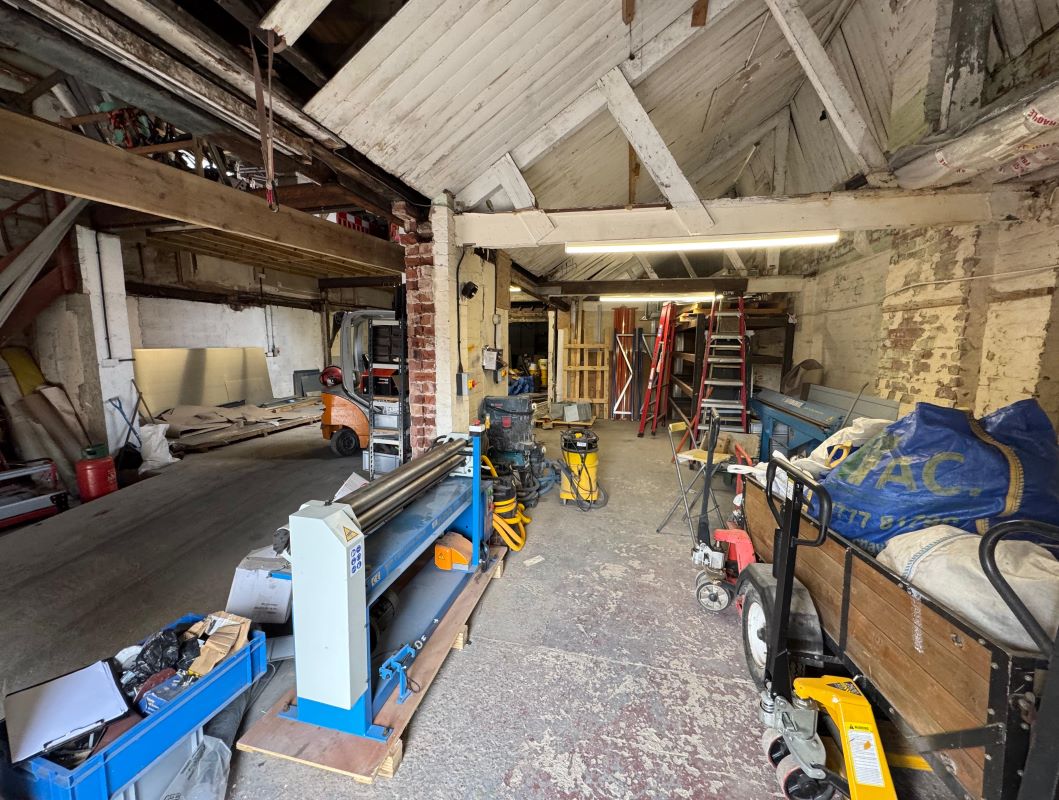 Workshop and Land, Southwell Lane, Kirkby-in-Ashfield, Nottinghamshire, NG17 8EY