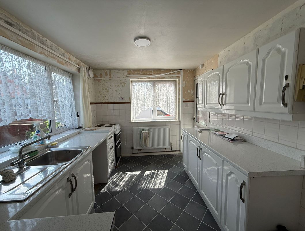 77 Wood Avenue, Creswell, Worksop, Nottinghamshire, S80 4EG