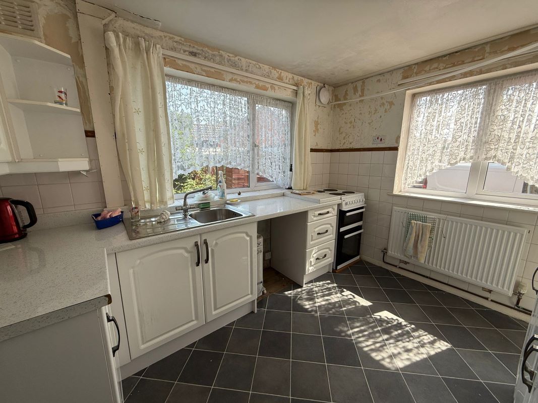 77 Wood Avenue, Creswell, Worksop, Nottinghamshire, S80 4EG