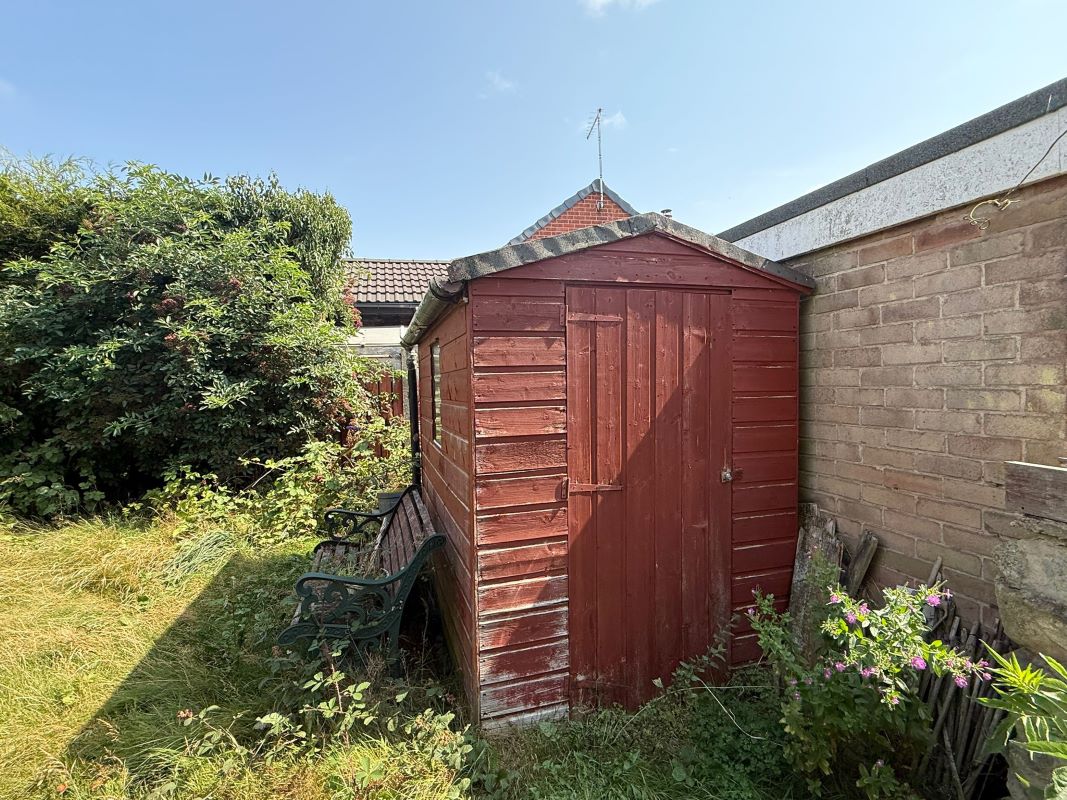 77 Wood Avenue, Creswell, Worksop, Nottinghamshire, S80 4EG