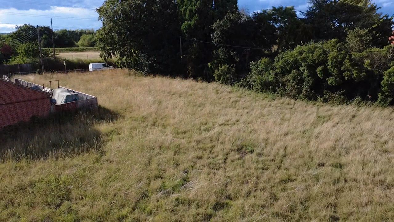 0.55 acre paddock, low road, Besthorpe, Newark, Nottinghamshire, NG23 7HJ