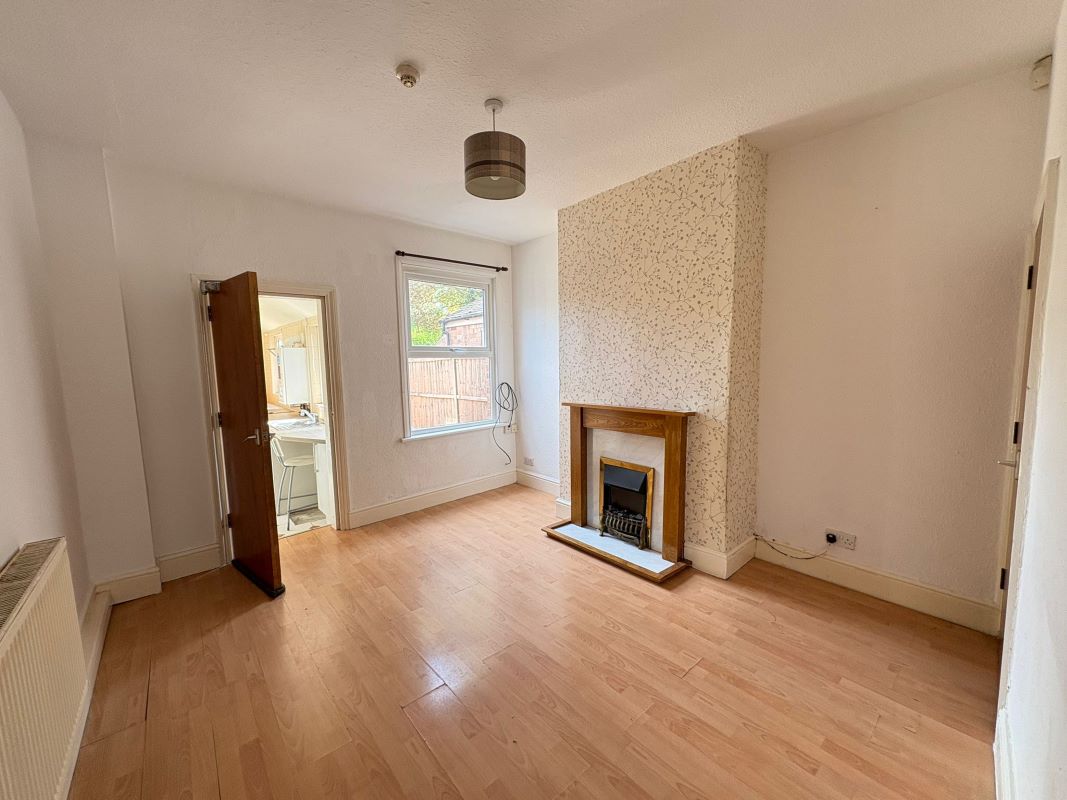 9 Corby Road, Nottingham, NG3 5HF