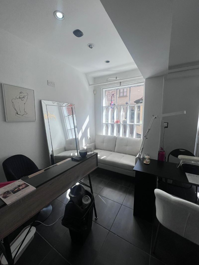 Unit 3, White Hart Yard, Newark, Nottinghamshire, NG24 1DX