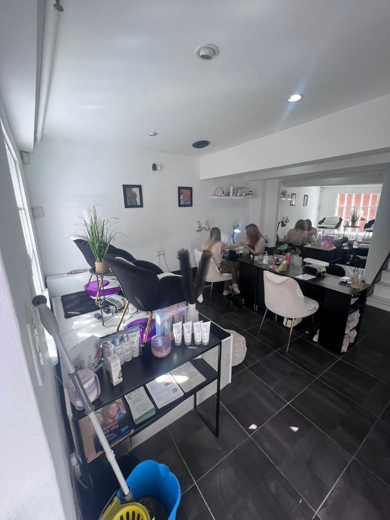 Unit 3, White Hart Yard, Newark, Nottinghamshire, NG24 1DX