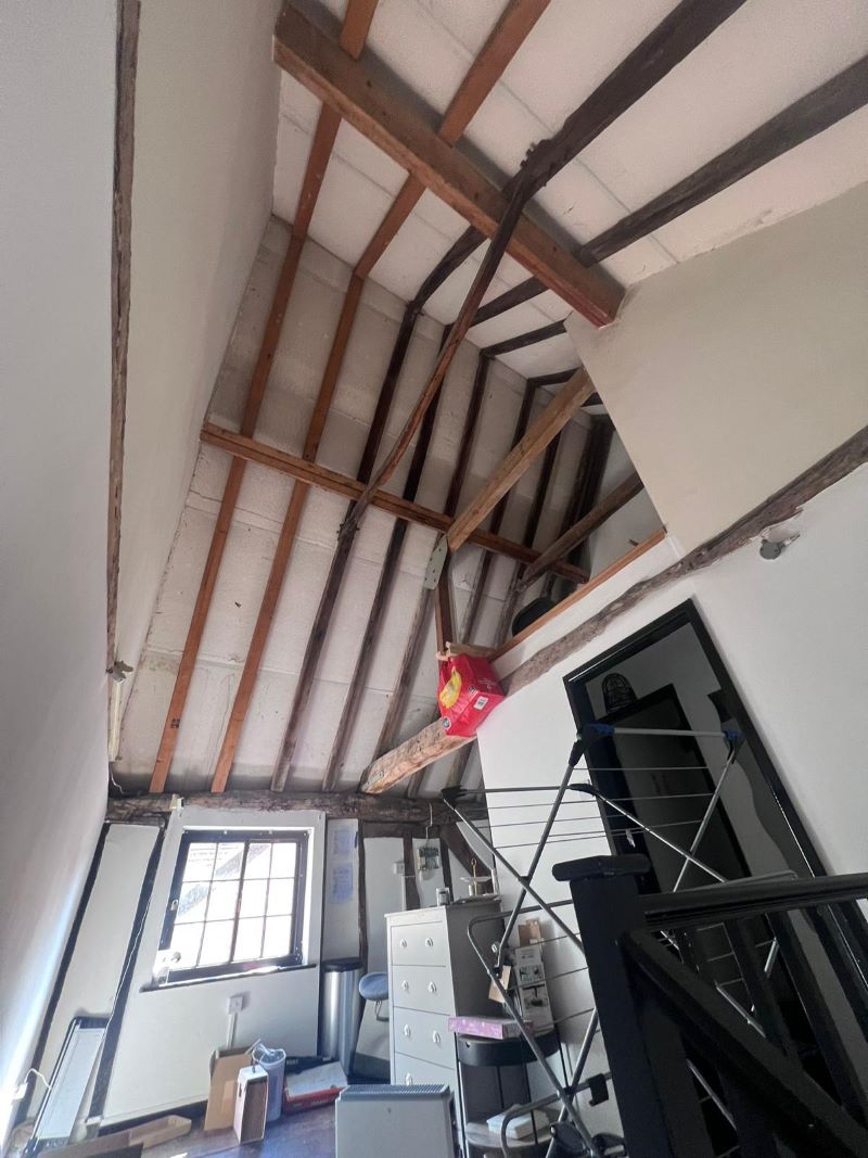Unit 3, White Hart Yard, Newark, Nottinghamshire, NG24 1DX