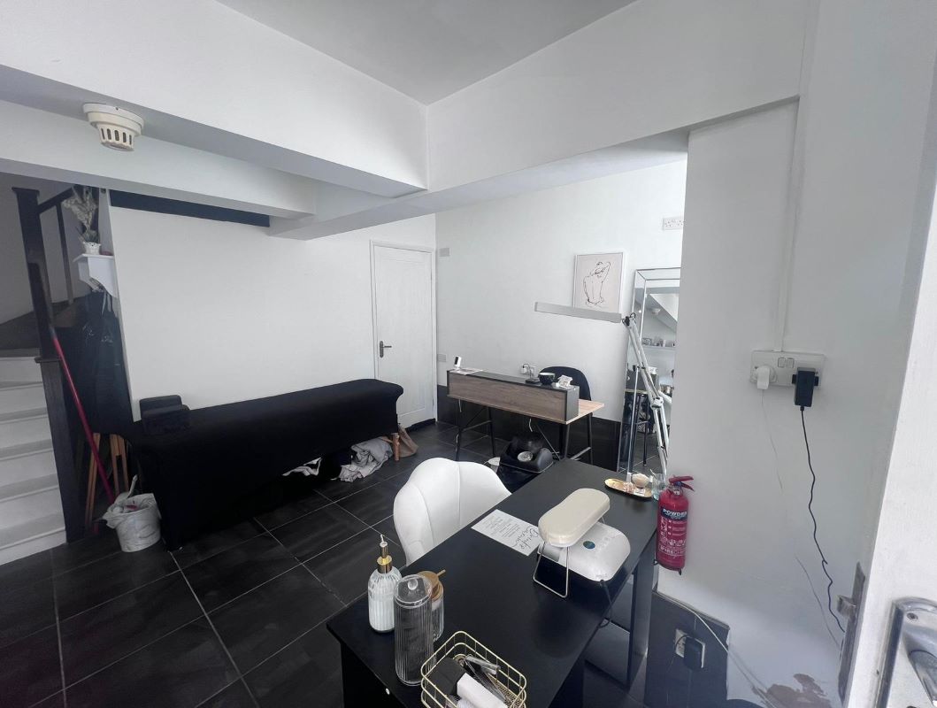 Unit 3, White Hart Yard, Newark, Nottinghamshire, NG24 1DX