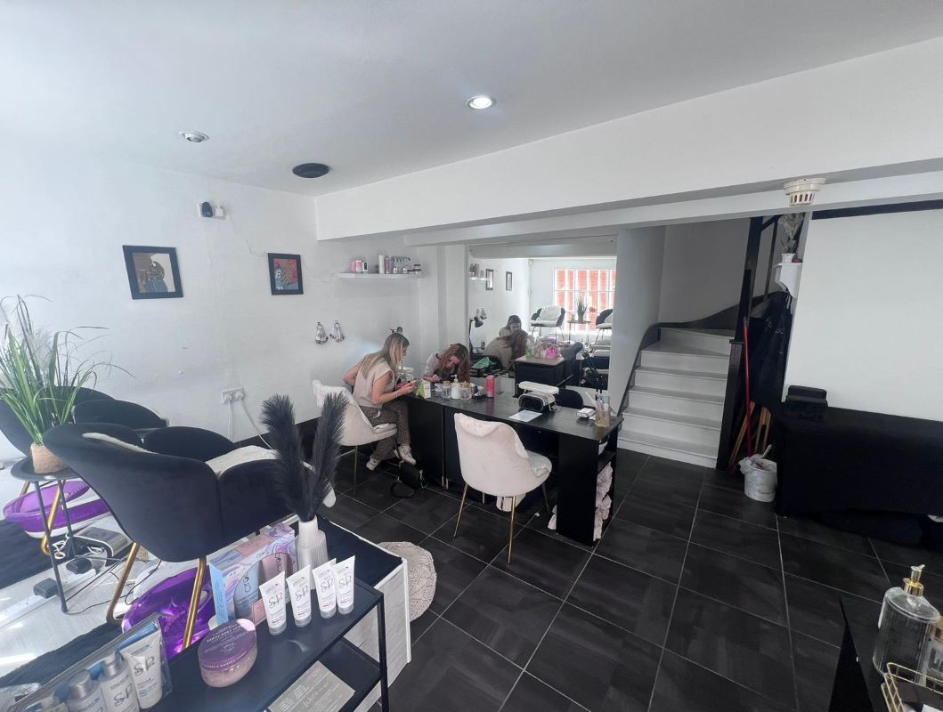 Unit 3, White Hart Yard, Newark, Nottinghamshire, NG24 1DX
