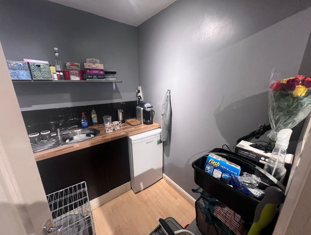 Unit 4, White Hart Yard, Newark, Nottinghamshire, NG24 1DX