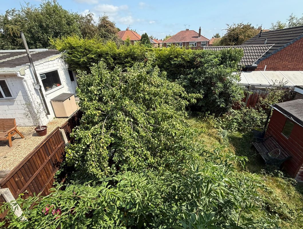 77 Wood Avenue, Creswell, Worksop, Nottinghamshire, S80 4EG