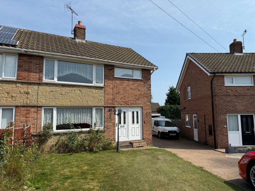 77 Wood Avenue, Creswell, Worksop, Nottinghamshire, S80 4EG