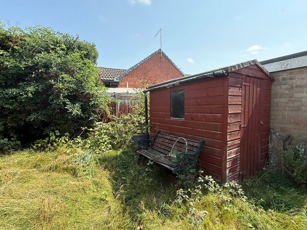 77 Wood Avenue, Creswell, Worksop, Nottinghamshire, S80 4EG