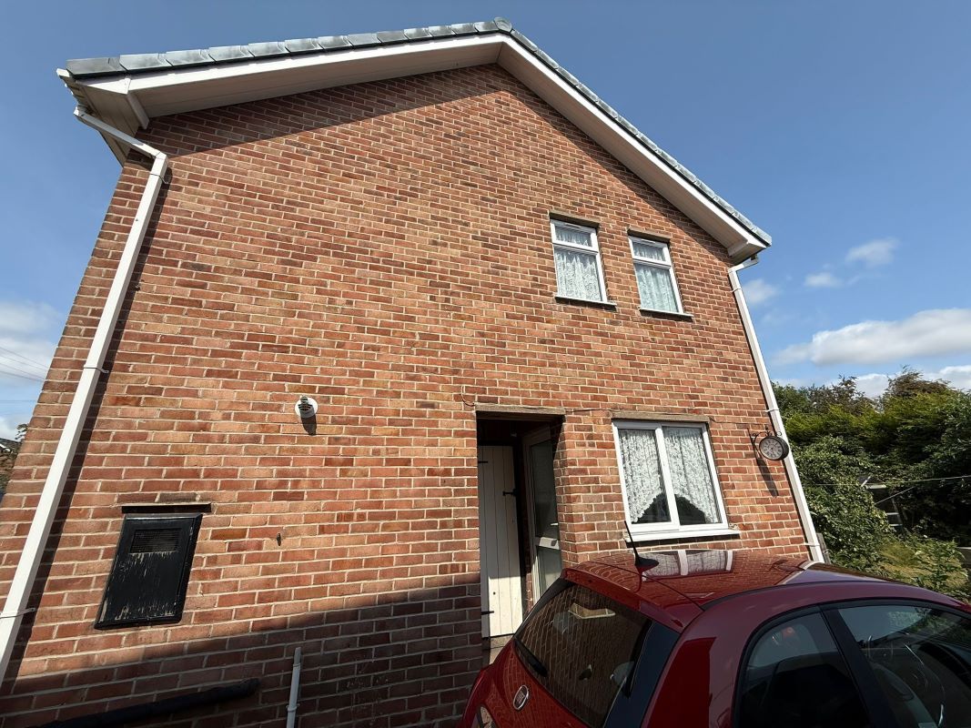 77 Wood Avenue, Creswell, Worksop, Nottinghamshire, S80 4EG