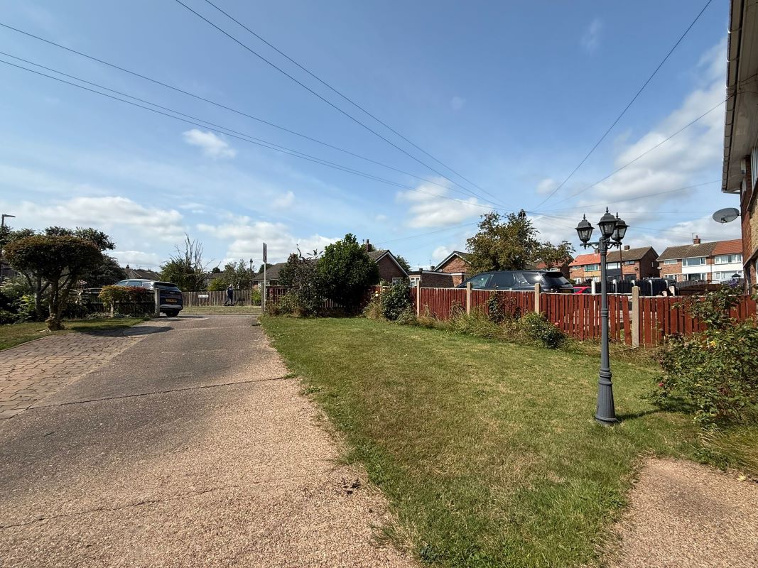 77 Wood Avenue, Creswell, Worksop, Nottinghamshire, S80 4EG