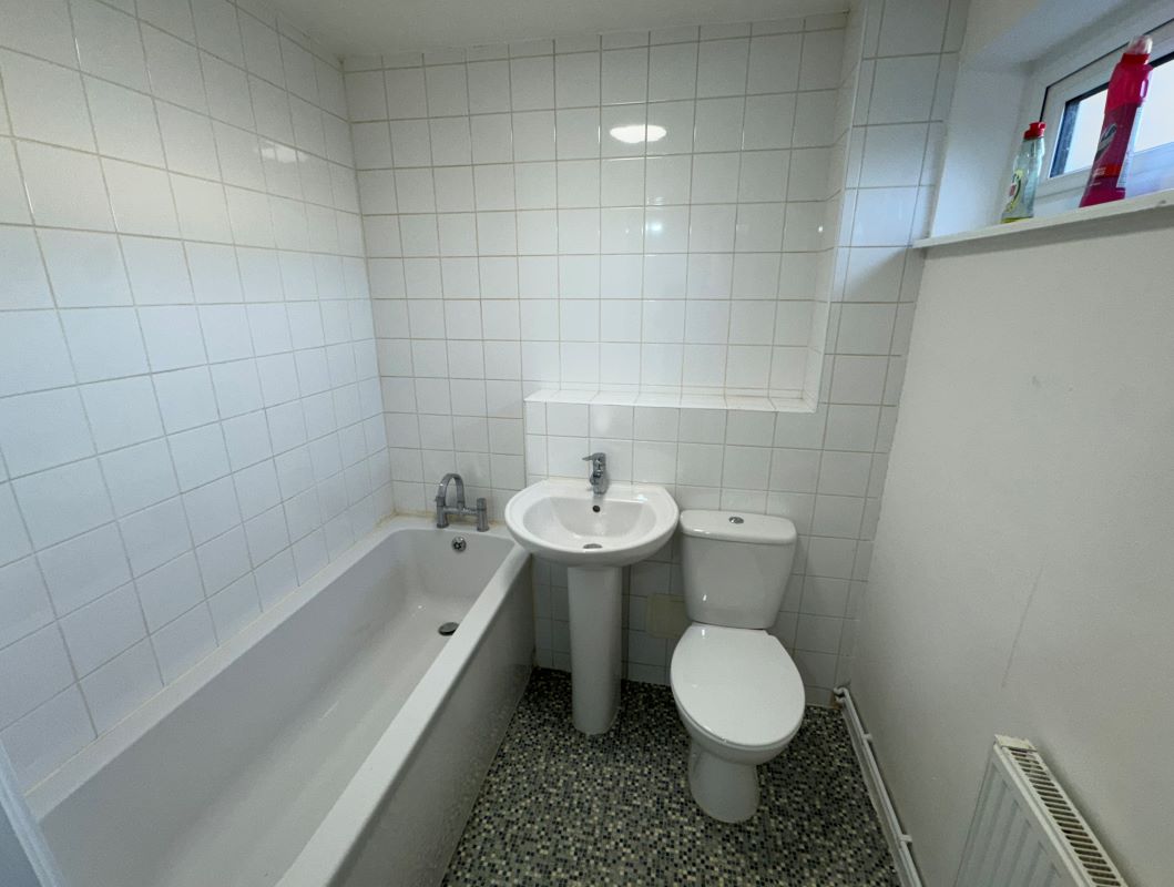 56 Spindle Gardens, Nottingham, NG6 7DG