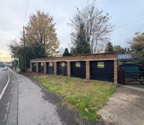 6 Garages on Brookfield Road, Arnold, Nottingham, NG5 7ER