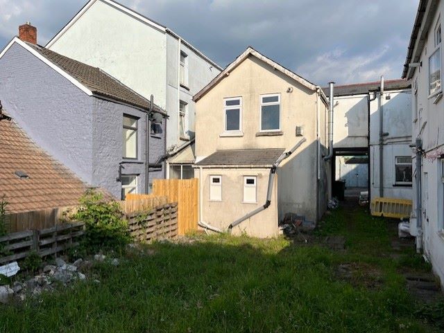 Land to the rear 18-19 Cross Street, Aberdare, CF44 7EG
