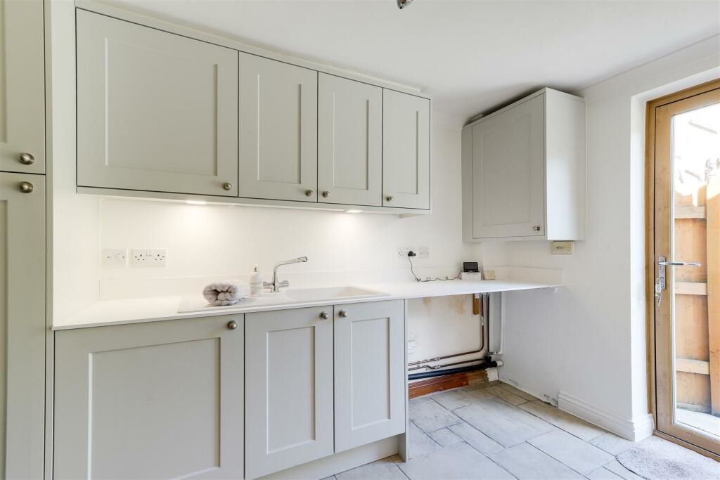 The Paddock Holme House Farm, Radcliffe Road, Holme Pierrepont, Nottingham, NG12 2LT