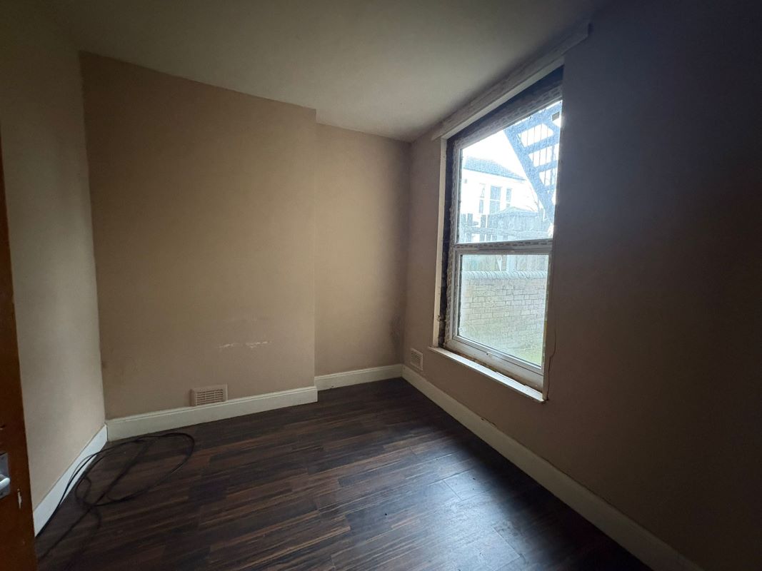 15 Gedling Grove, Nottingham, NG7 4DU