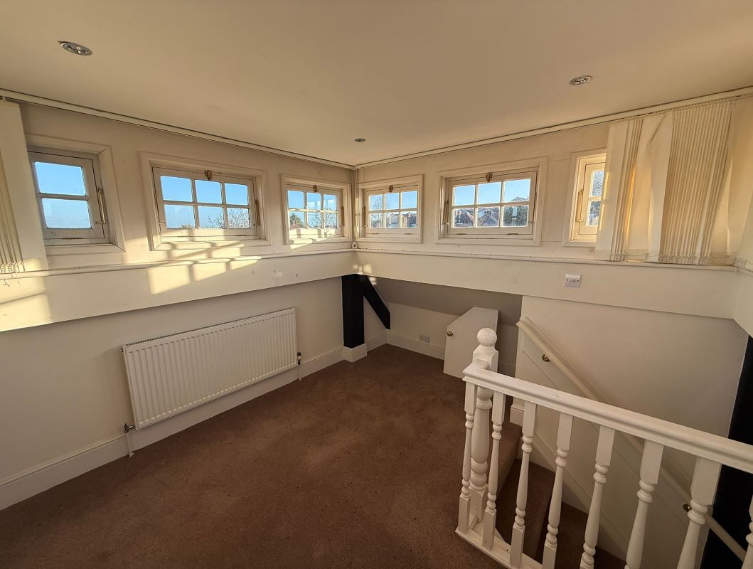 Duplex Apartment 5 Sandpiper House, Marhill Road, Carlton, Nottingham, NG4 3AJ