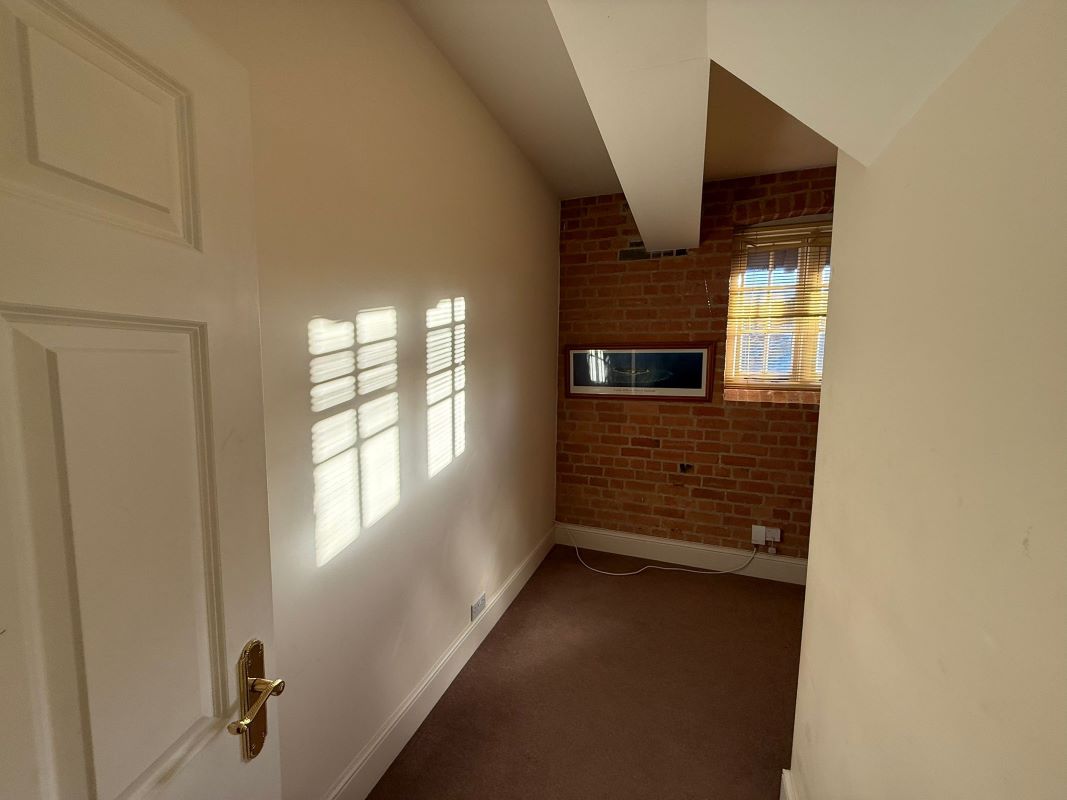 Duplex Apartment 5 Sandpiper House, Marhill Road, Carlton, Nottingham, NG4 3AJ