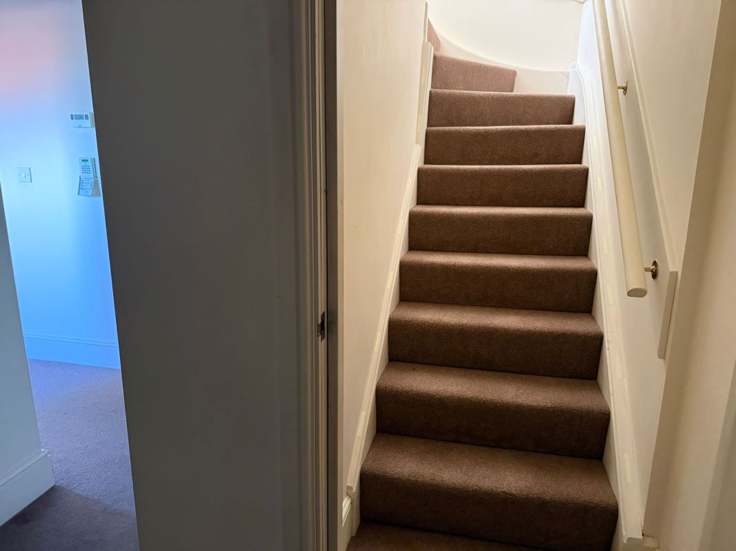 Duplex Apartment 5 Sandpiper House, Marhill Road, Carlton, Nottingham, NG4 3AJ