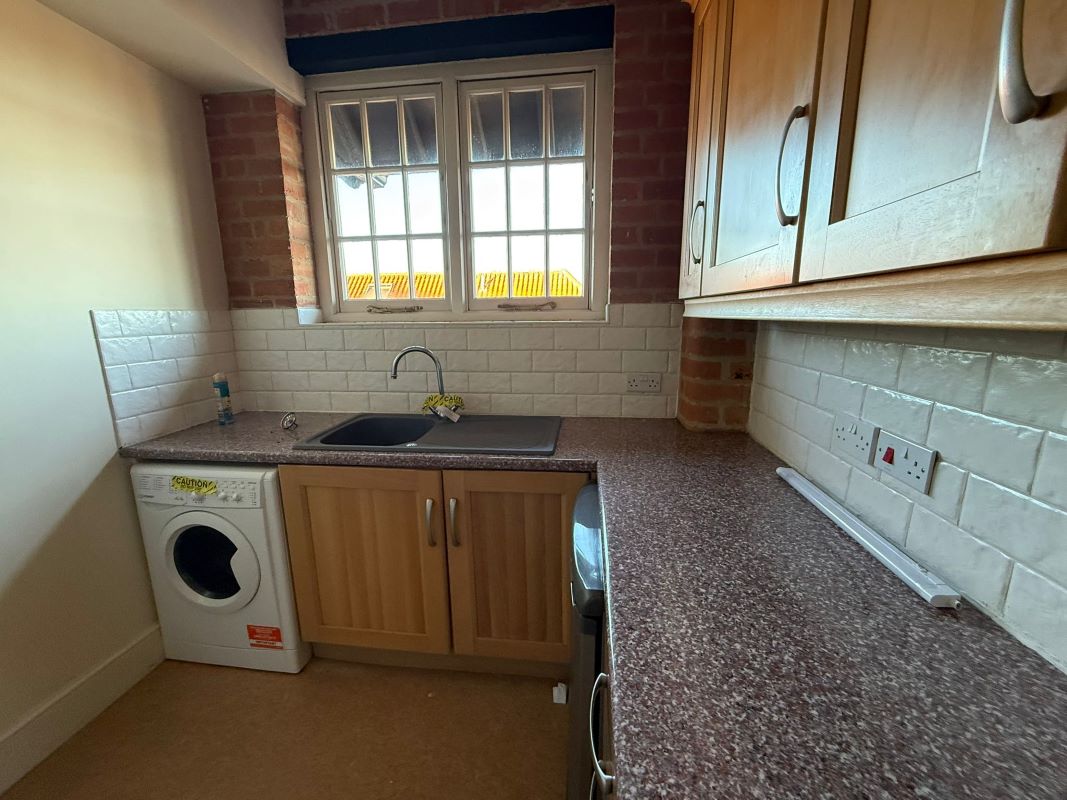 Duplex Apartment 5 Sandpiper House, Marhill Road, Carlton, Nottingham, NG4 3AJ