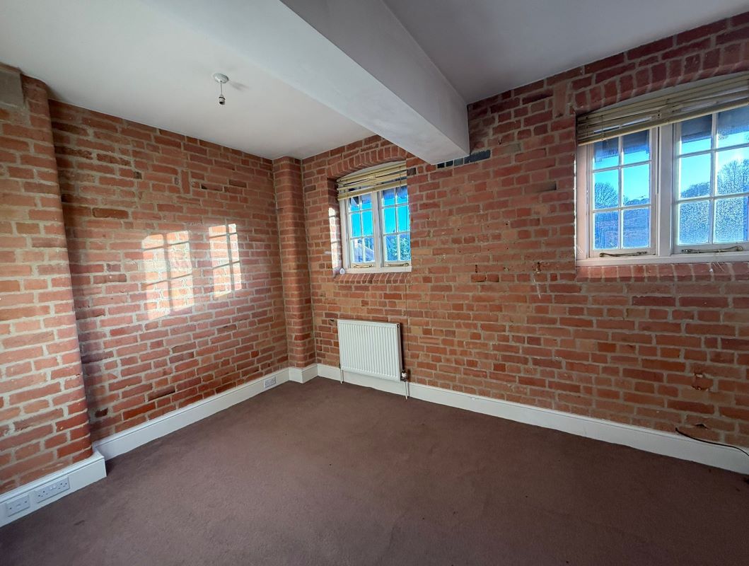 Duplex Apartment 5 Sandpiper House, Marhill Road, Carlton, Nottingham, NG4 3AJ