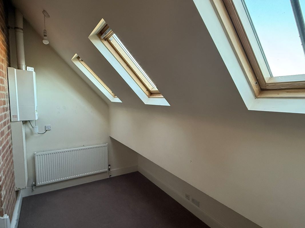 Duplex Apartment 5 Sandpiper House, Marhill Road, Carlton, Nottingham, NG4 3AJ