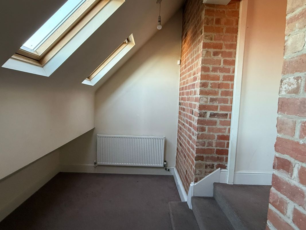 Duplex Apartment 5 Sandpiper House, Marhill Road, Carlton, Nottingham, NG4 3AJ