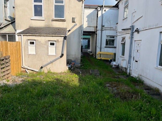 Land to the rear 18-19 Cross Street, Aberdare, CF44 7EG