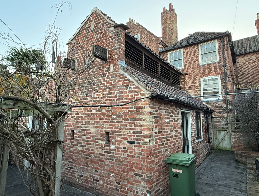 64, 66, 68 (A,B,C) Castle Gate, Newark, Nottinghamshire, NG24 1BG