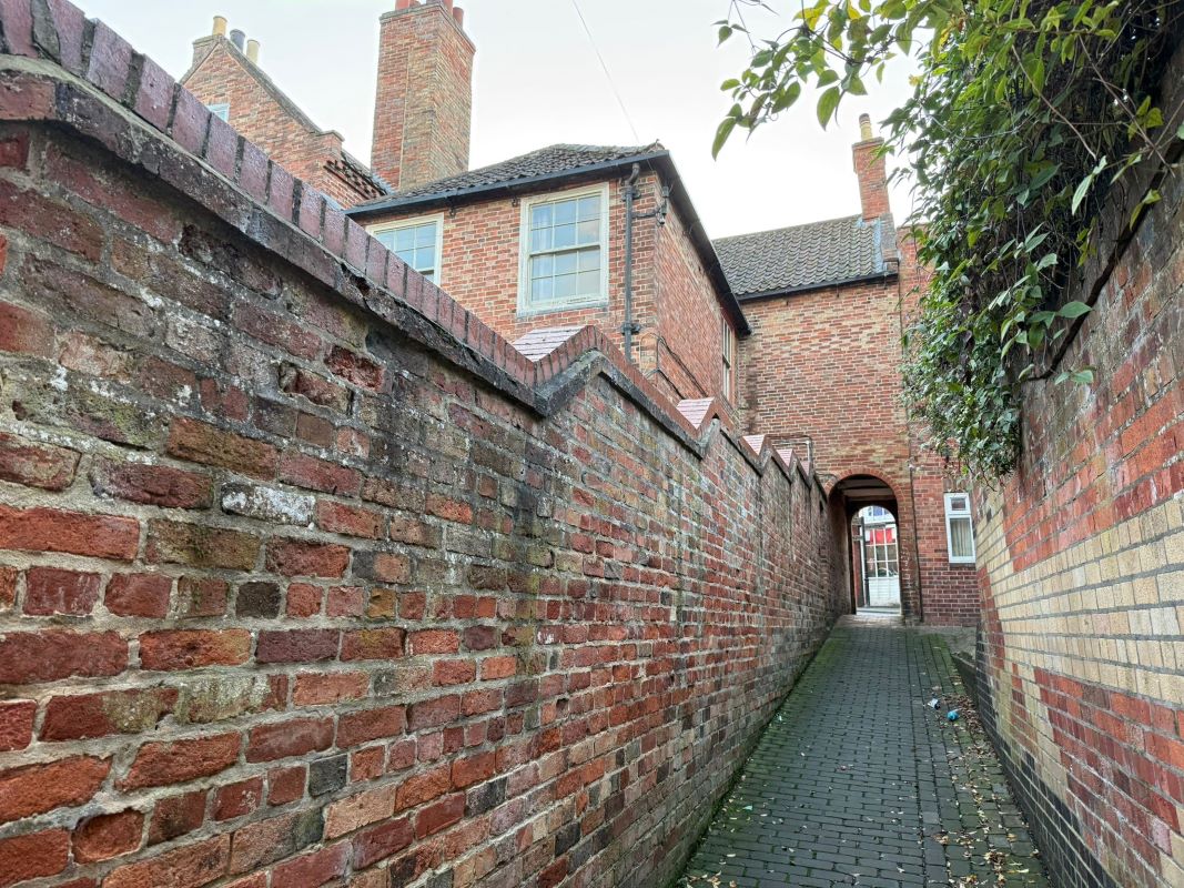 64, 66, 68 (A,B,C) Castle Gate, Newark, Nottinghamshire, NG24 1BG