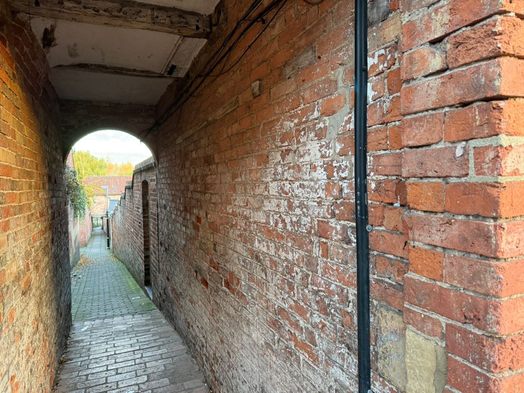 64, 66, 68 (A,B,C) Castle Gate, Newark, Nottinghamshire, NG24 1BG