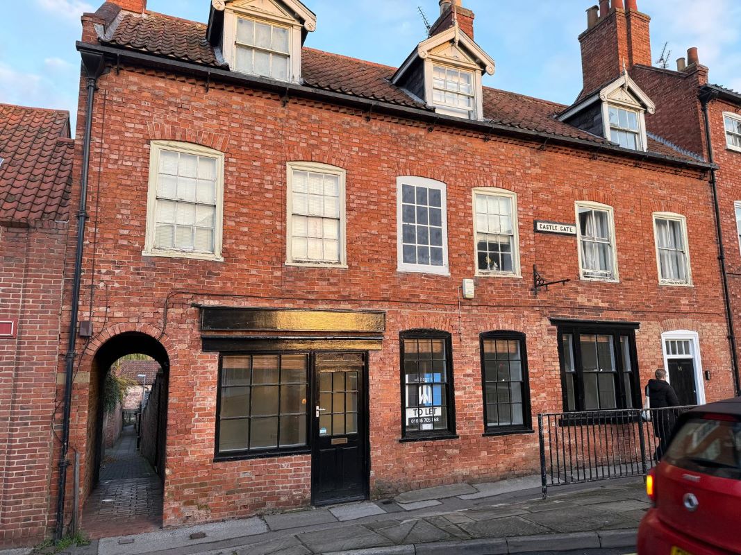 64, 66, 68 (A,B,C) Castle Gate, Newark, Nottinghamshire, NG24 1BG