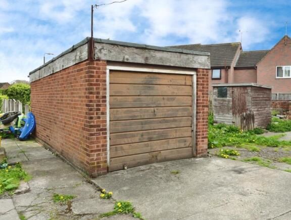 8 Crown Street, Clowne, Derbyshire, S43 4DN