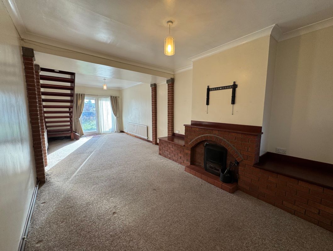 8 Crown Street, Clowne, Derbyshire, S43 4DN