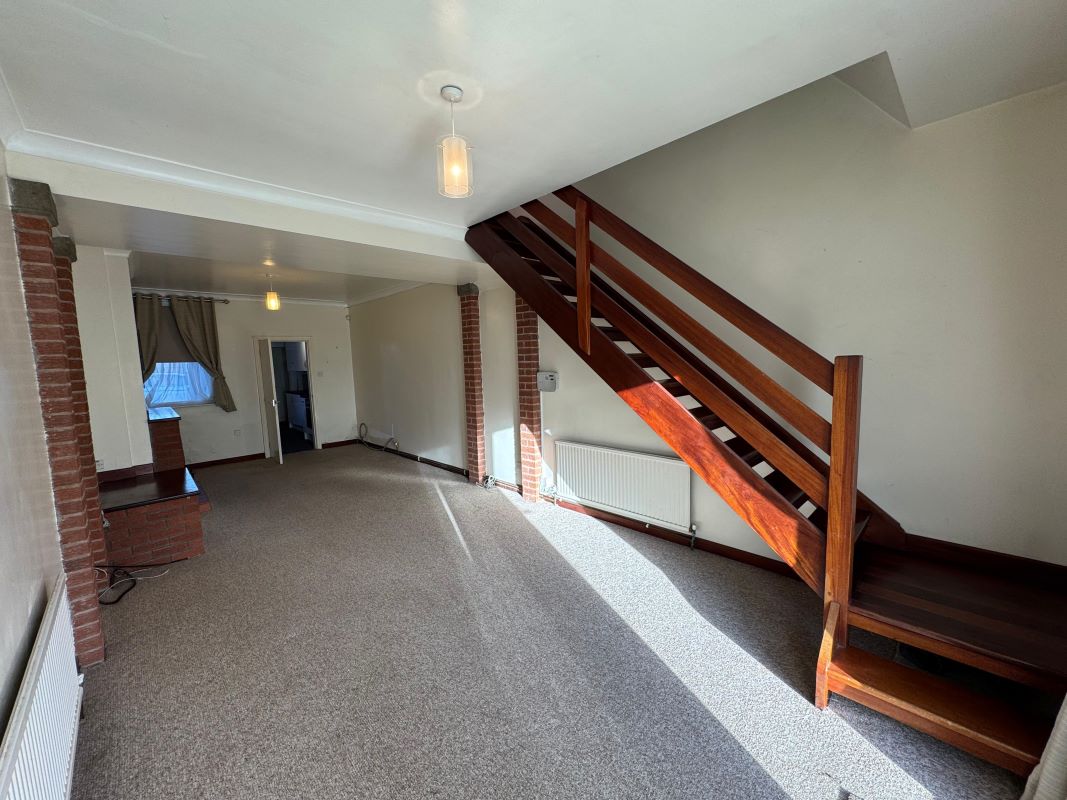8 Crown Street, Clowne, Derbyshire, S43 4DN