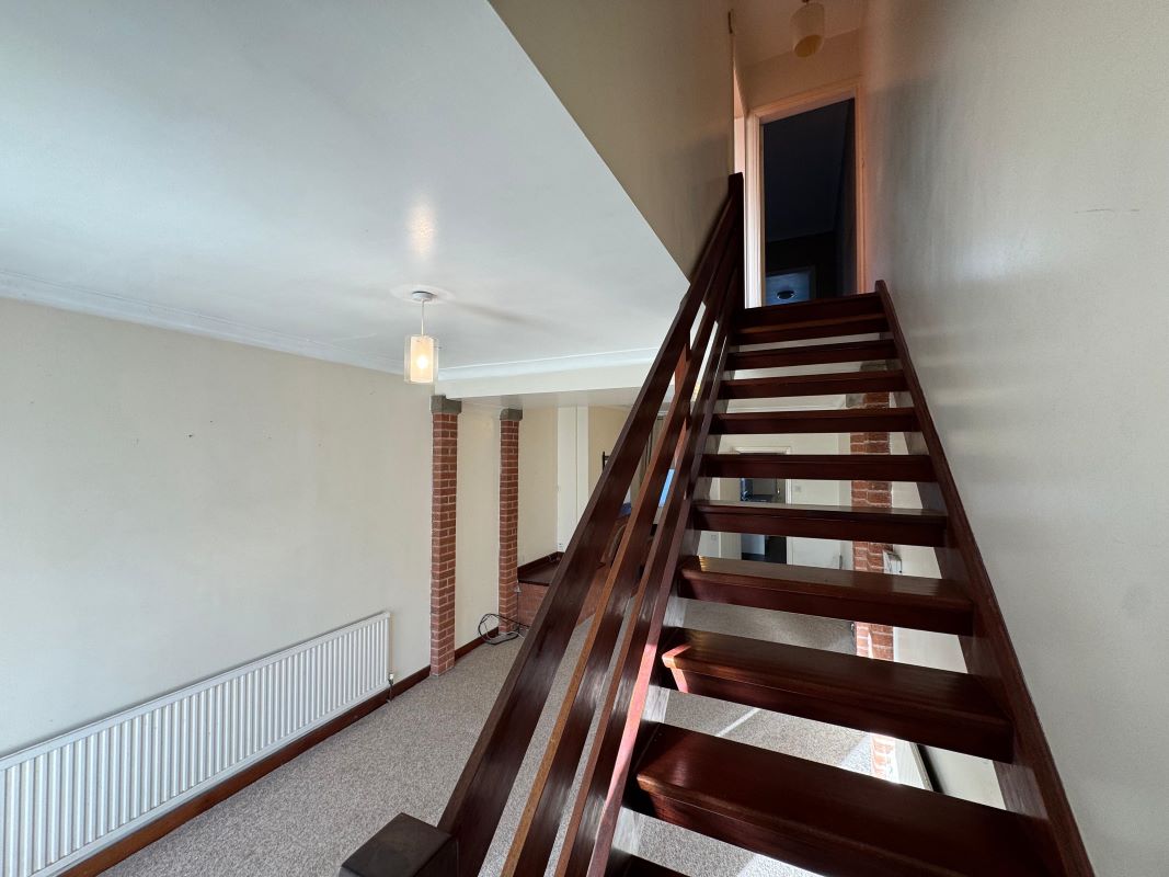8 Crown Street, Clowne, Derbyshire, S43 4DN