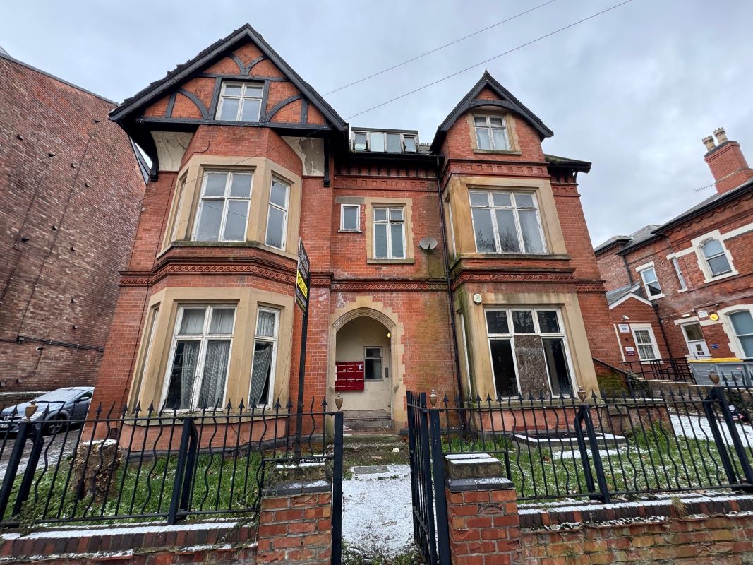 42 Forest Road West, Nottingham, NG7 4EQ