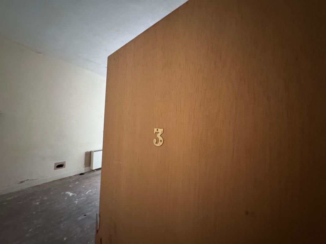 42 Forest Road West, Nottingham, NG7 4EQ