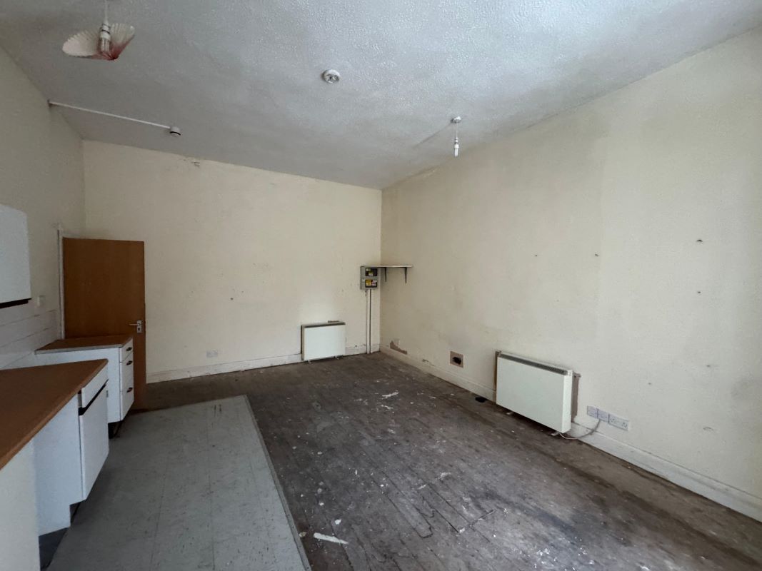 42 Forest Road West, Nottingham, NG7 4EQ